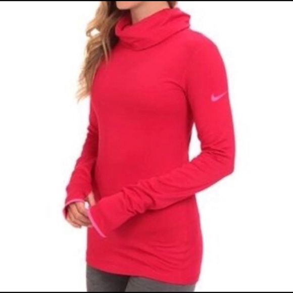 Nike Tops - EUC Nike Dri-Fit Pro Hyperwarm Infinity Top